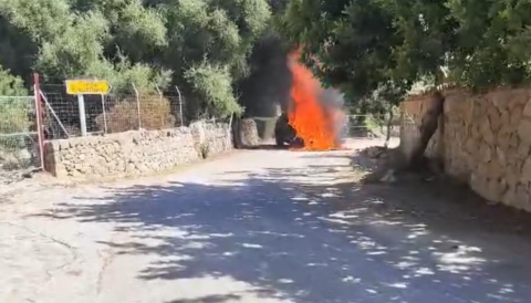 Portada Incendi d'un vehicle híbrid a Binibona