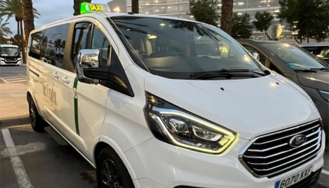 Portada Selva s'adhereix a la unificació del servei de taxi entre municipis